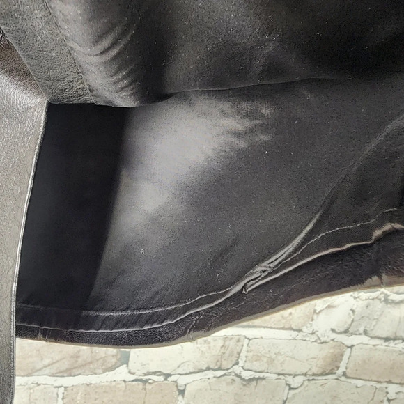 Danier Leather Pencil Skirt Lined Black Size 6 - Picture 14 of 14